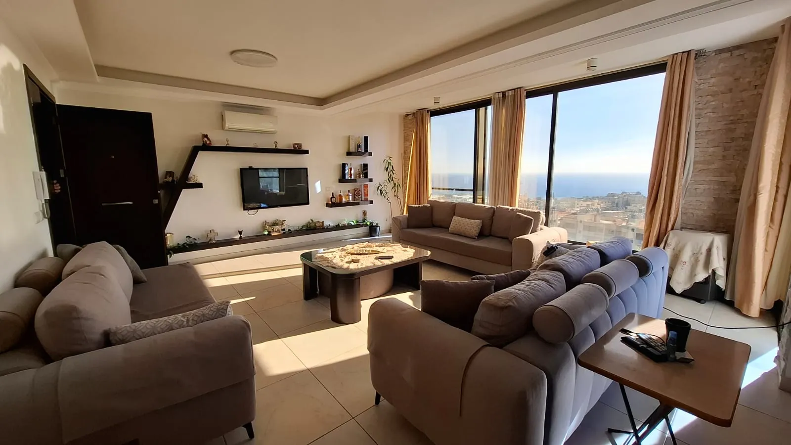 Apartment With Terrace For Sale In Nede Street, Aamchit — الصورة 2