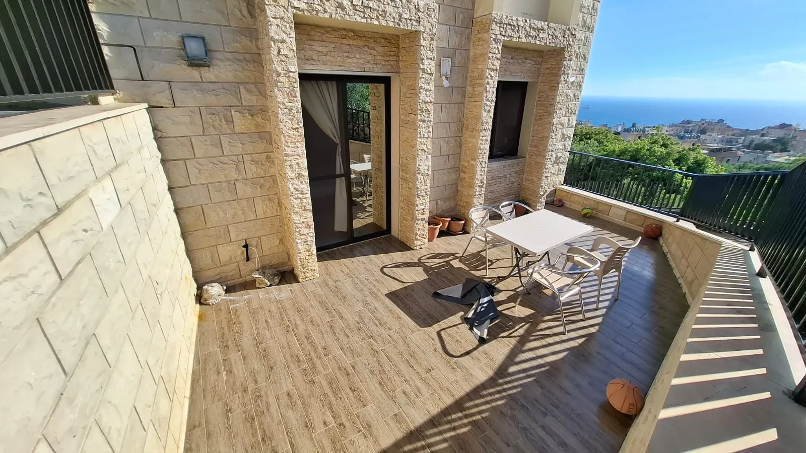 Apartment With Terrace For Sale In Nede Street, Aamchit — الصورة 7