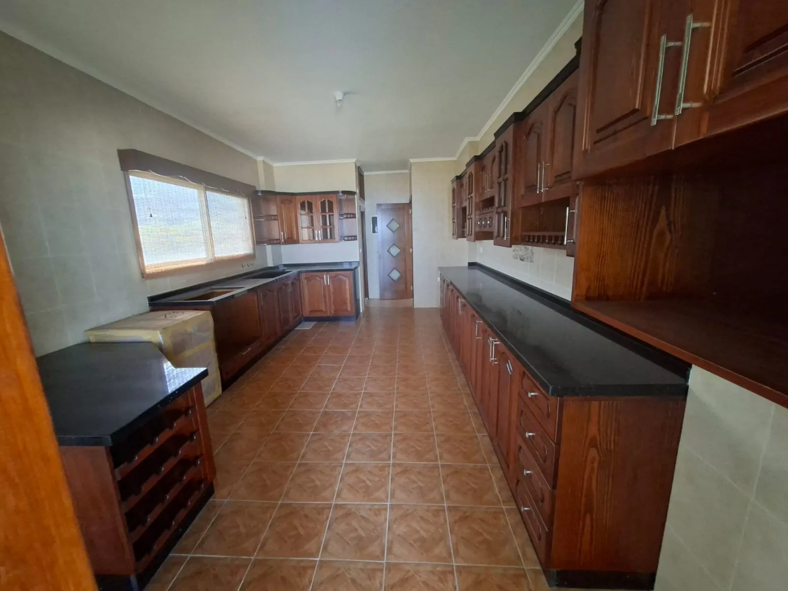 Brand New 3-Bedroom Apartment with Sea View For Rent in Blat, Jbeil — الصورة 3