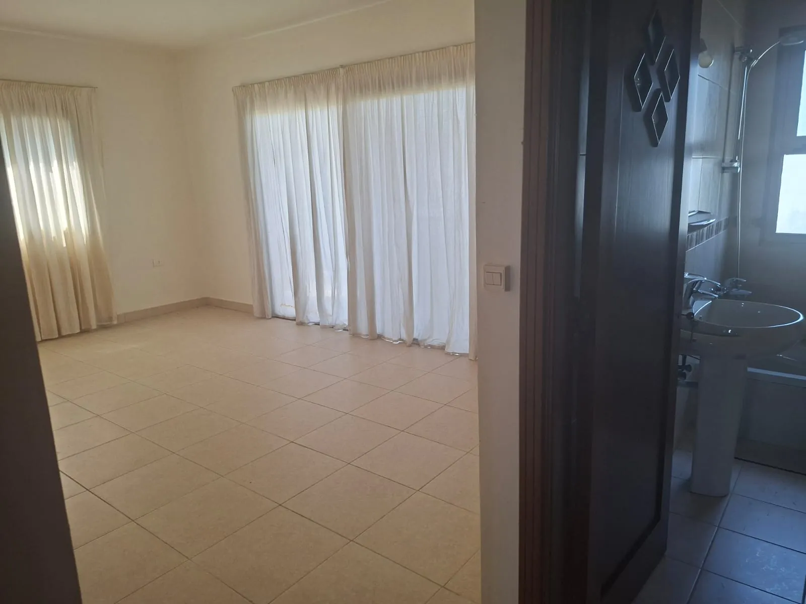 Brand New 3-Bedroom Apartment with Sea View For Rent in Blat, Jbeil — الصورة 4