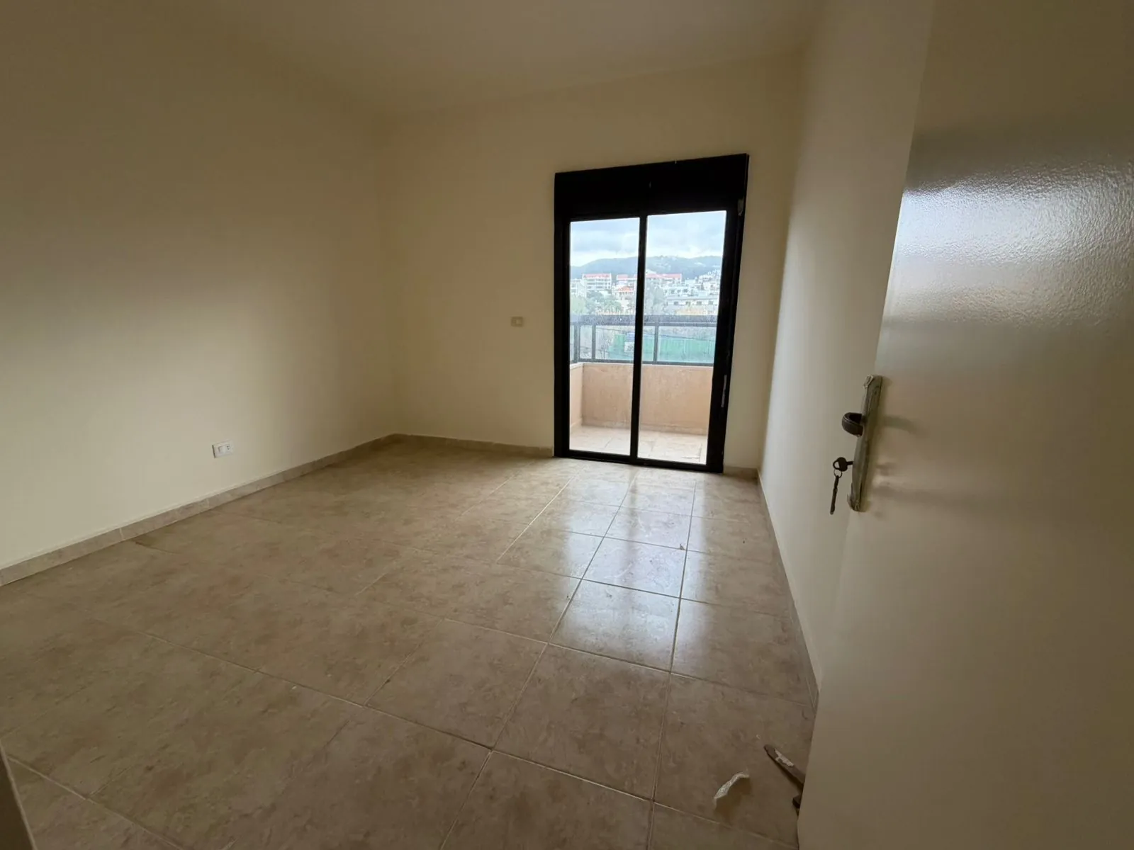 3-Bedroom Apartment For Sale in Batroun — الصورة 4