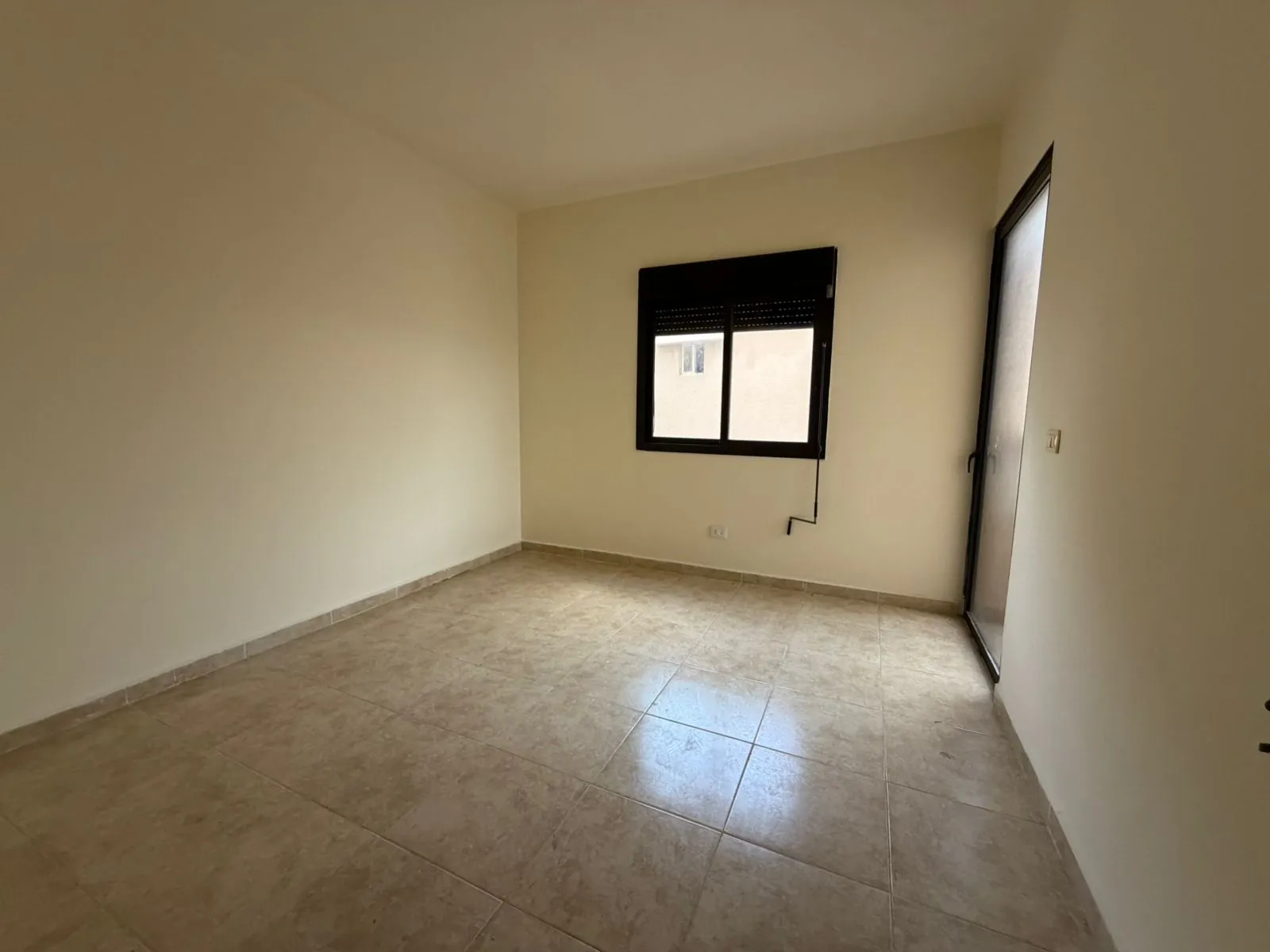 3-Bedroom Apartment For Sale in Batroun — الصورة 6