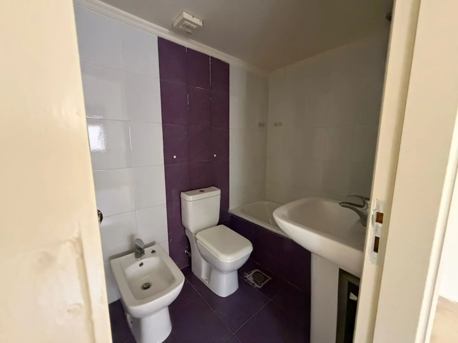 3-Bedroom Apartment For Sale in Batroun — الصورة 7