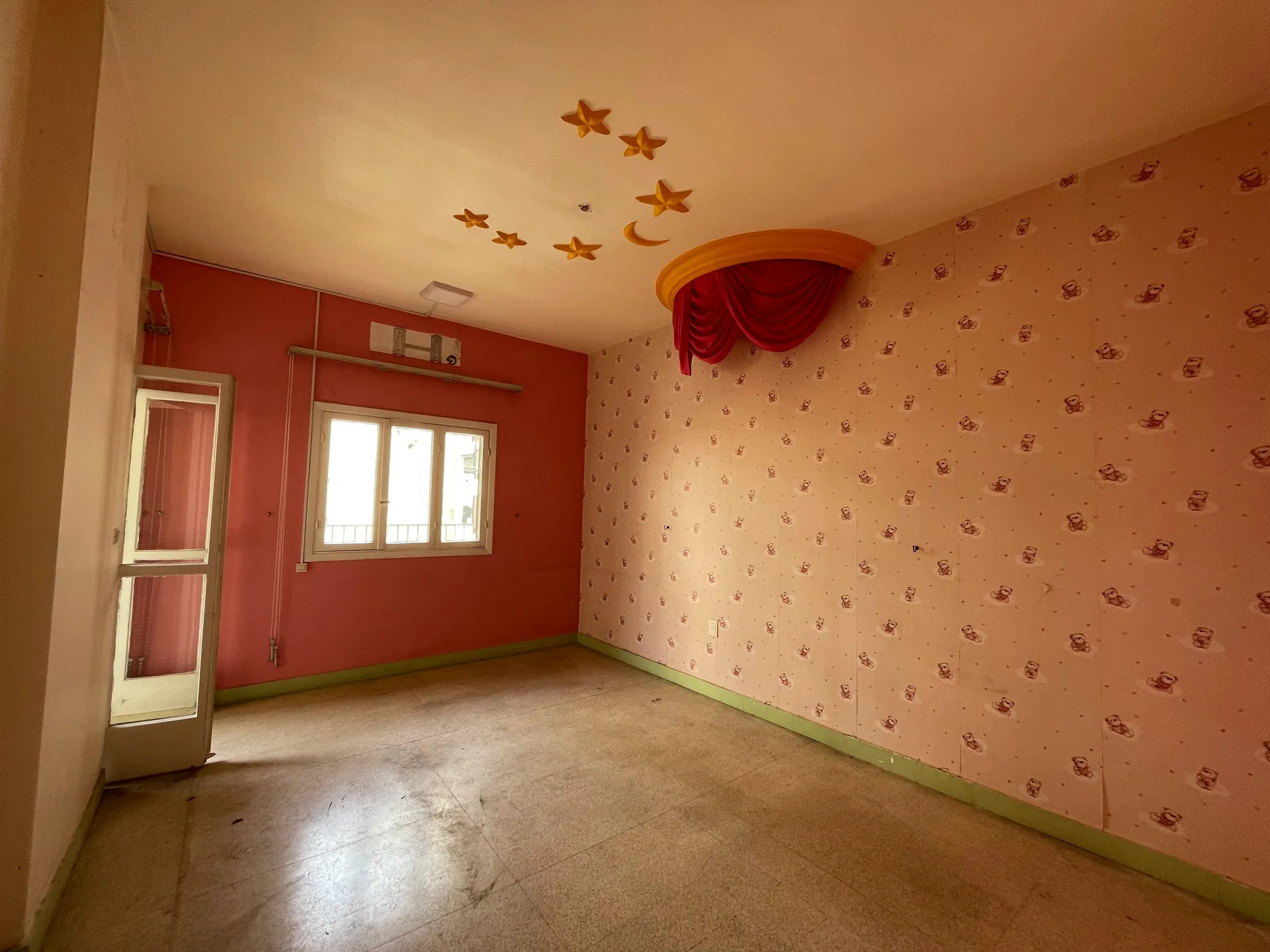170 SQM Decorated Apartment For Sale In Mazraa, Beirut — الصورة 4