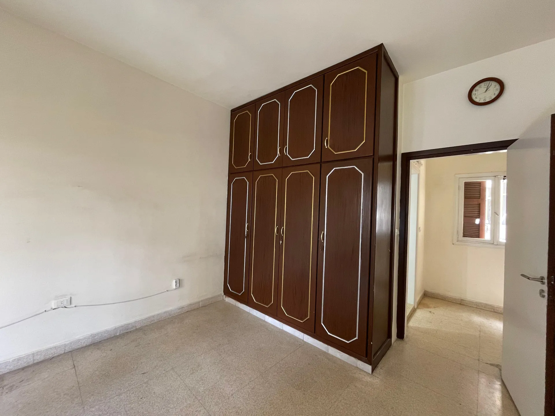 170 SQM Decorated Apartment For Sale In Mazraa, Beirut — الصورة 6