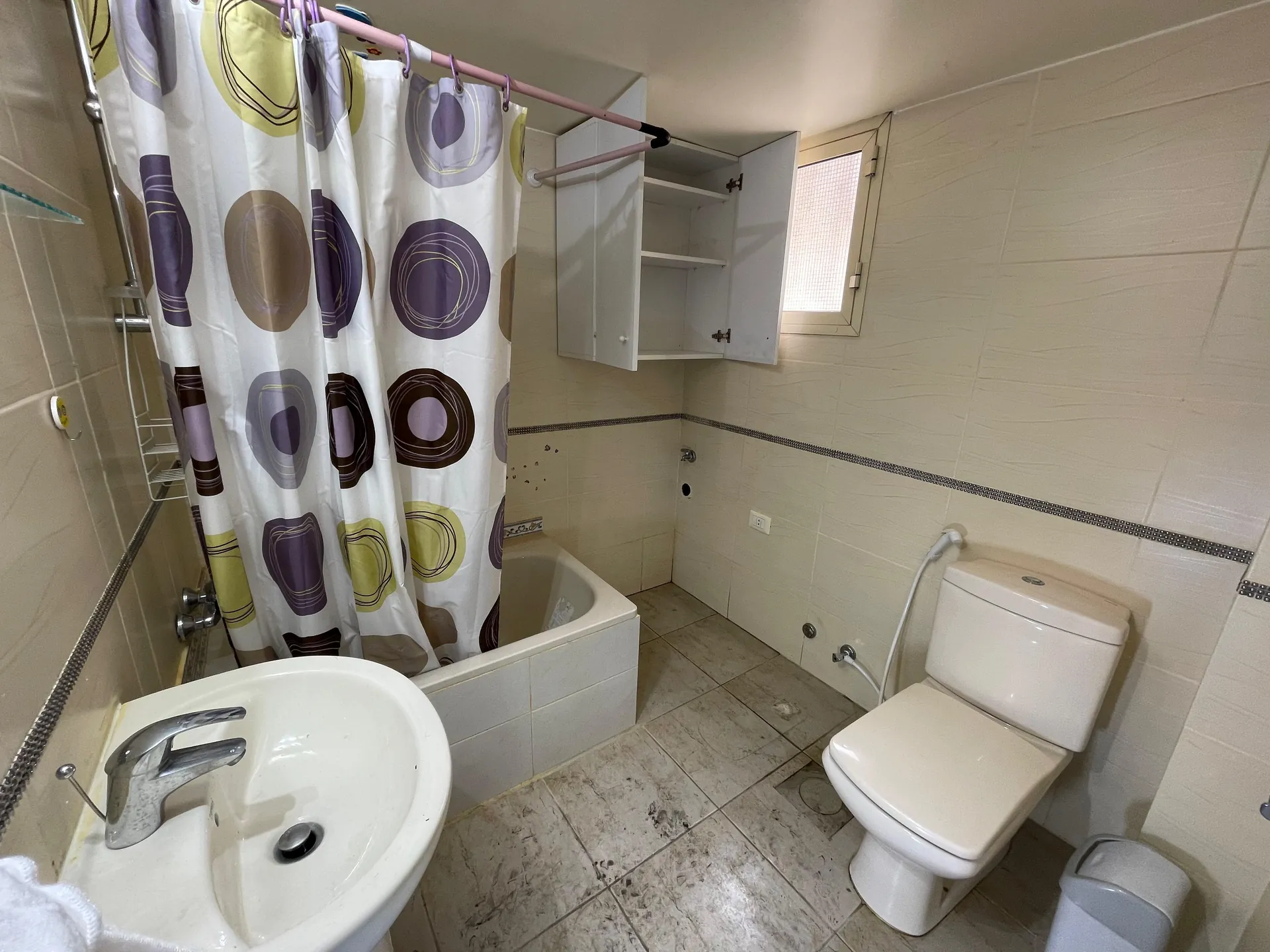 170 SQM Decorated Apartment For Sale In Mazraa, Beirut — الصورة 7