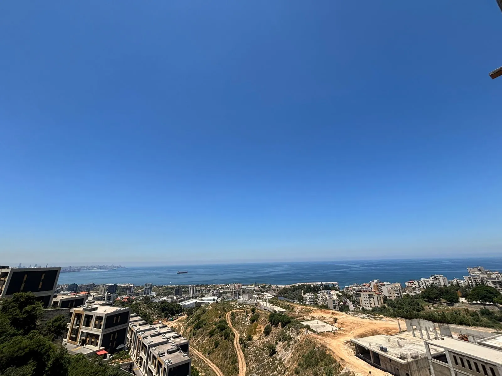 Duplex With Open Sea View in A Gated Community For Sale In Dbayeh — الصورة 2