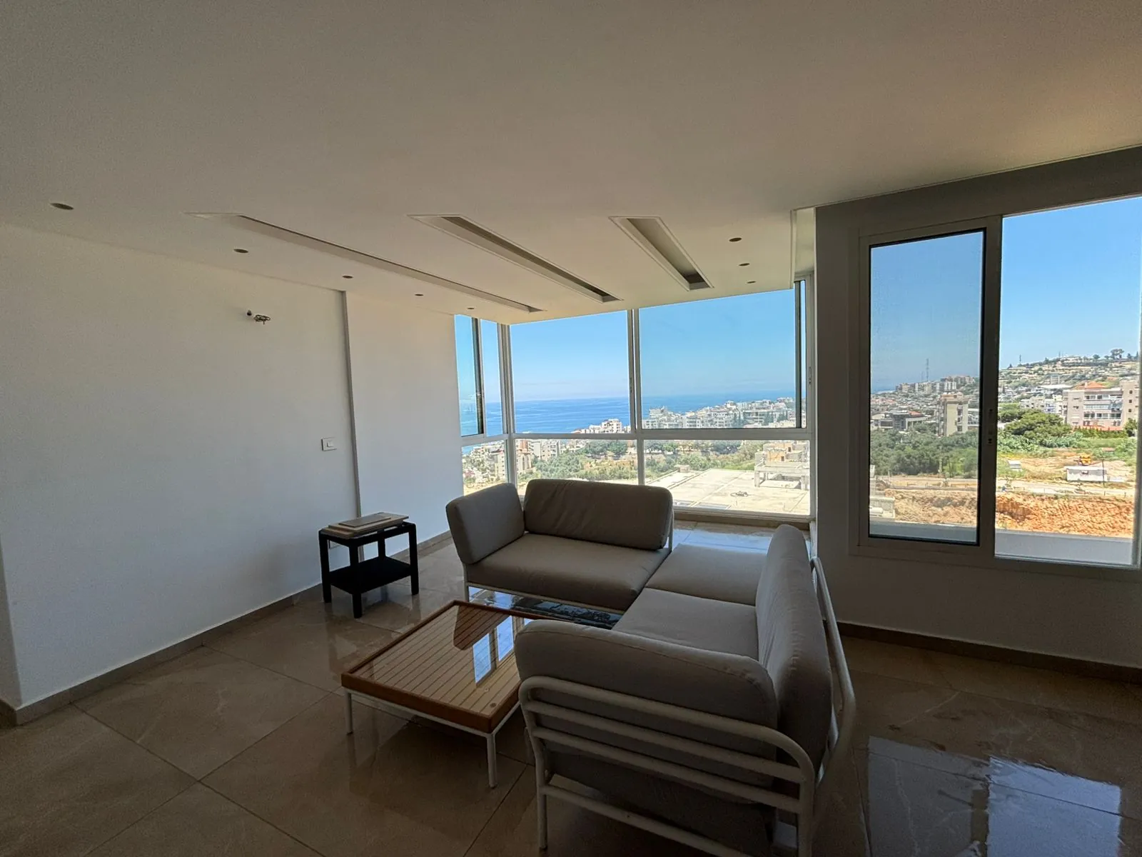 Duplex With Open Sea View in A Gated Community For Sale In Dbayeh — الصورة 5