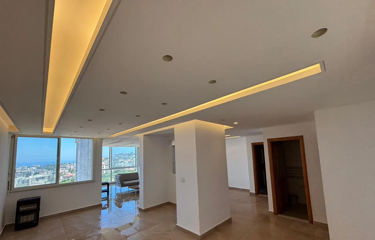 Duplex With Open Sea View in A Gated Community For Sale In Dbayeh — الصورة 7