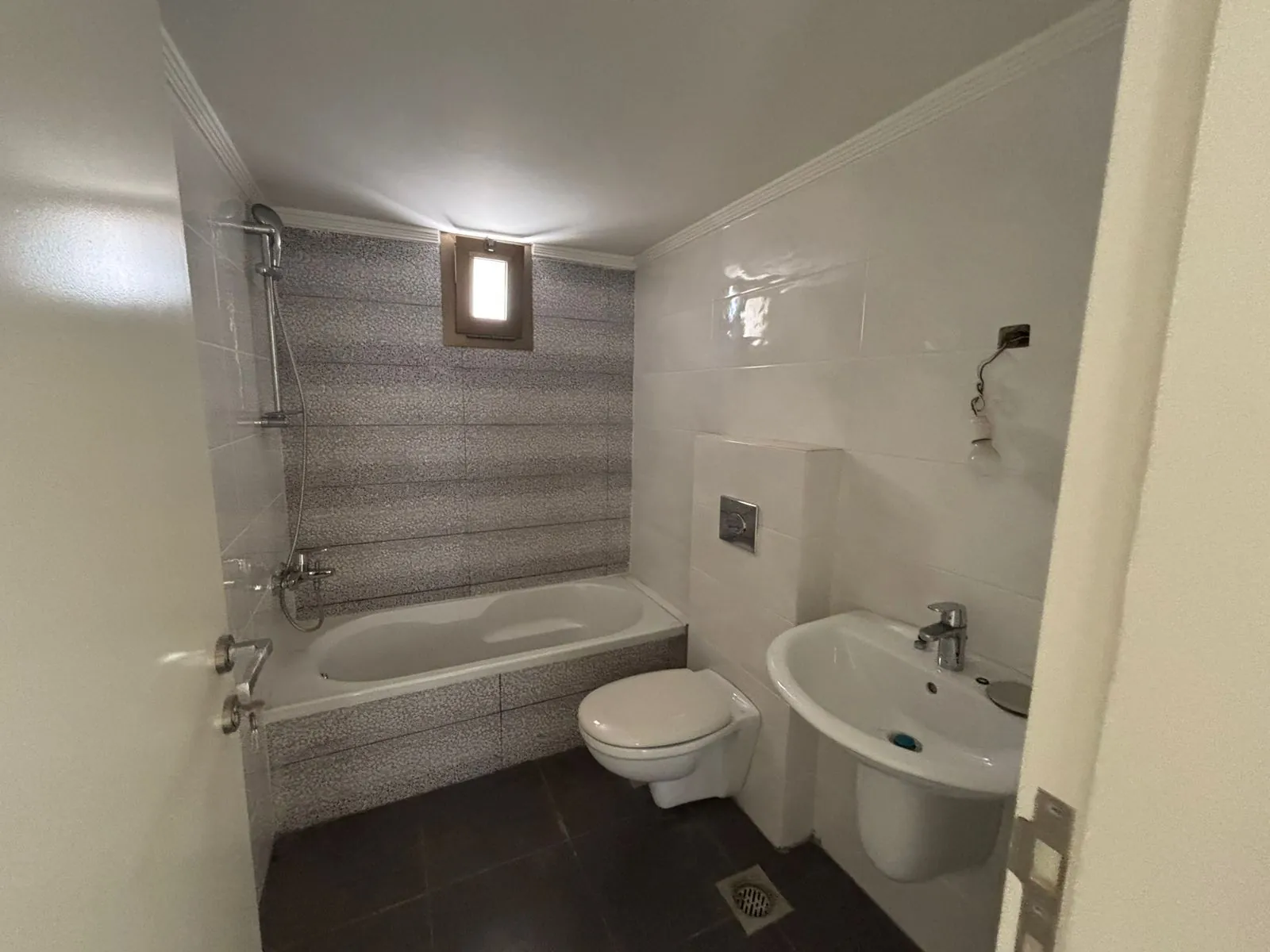 Brand New Apartment For Sale in Naccache — الصورة 8