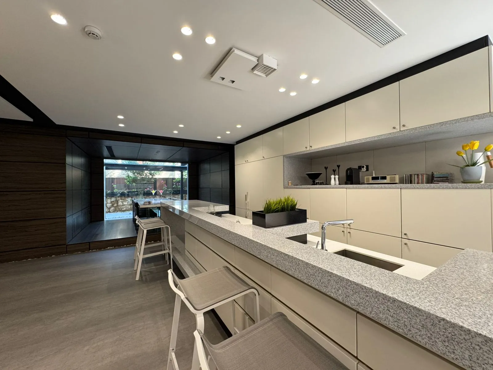 Luxury Living! Apartment with Garden & Terrace For Sale in Montverde — photo 10