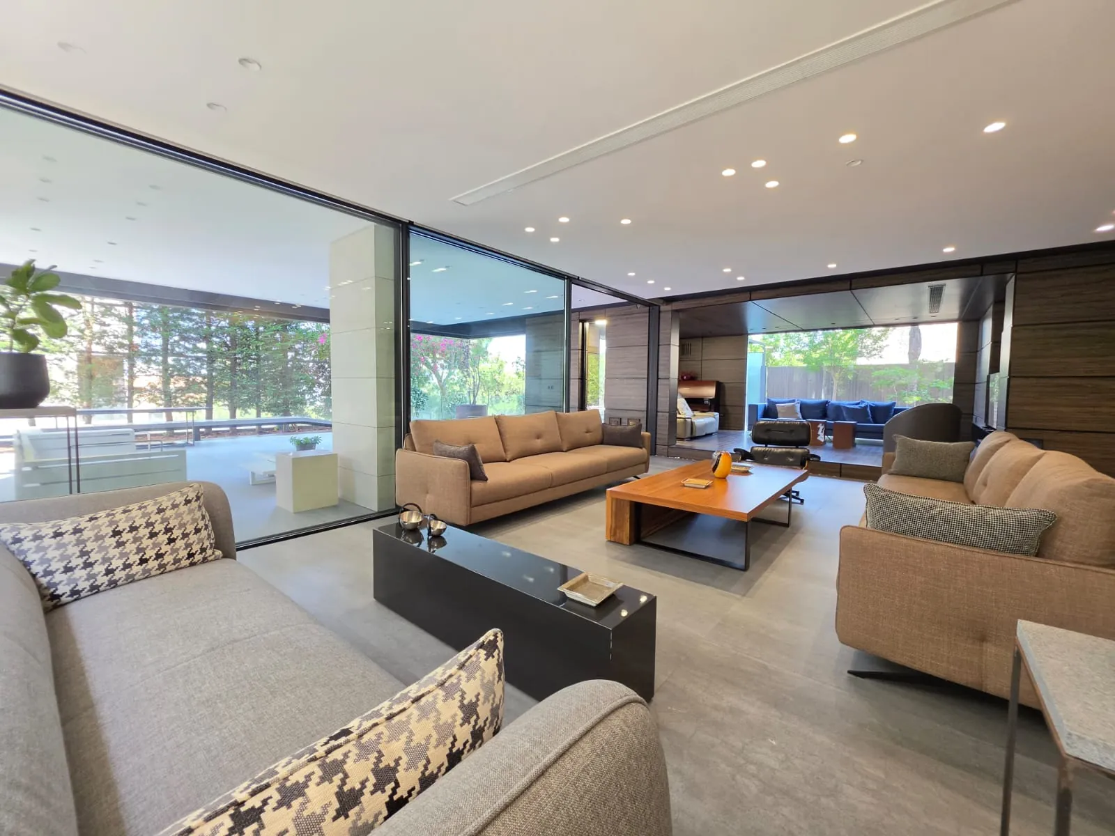 Luxury Living! Apartment with Garden & Terrace For Sale in Montverde — photo 2