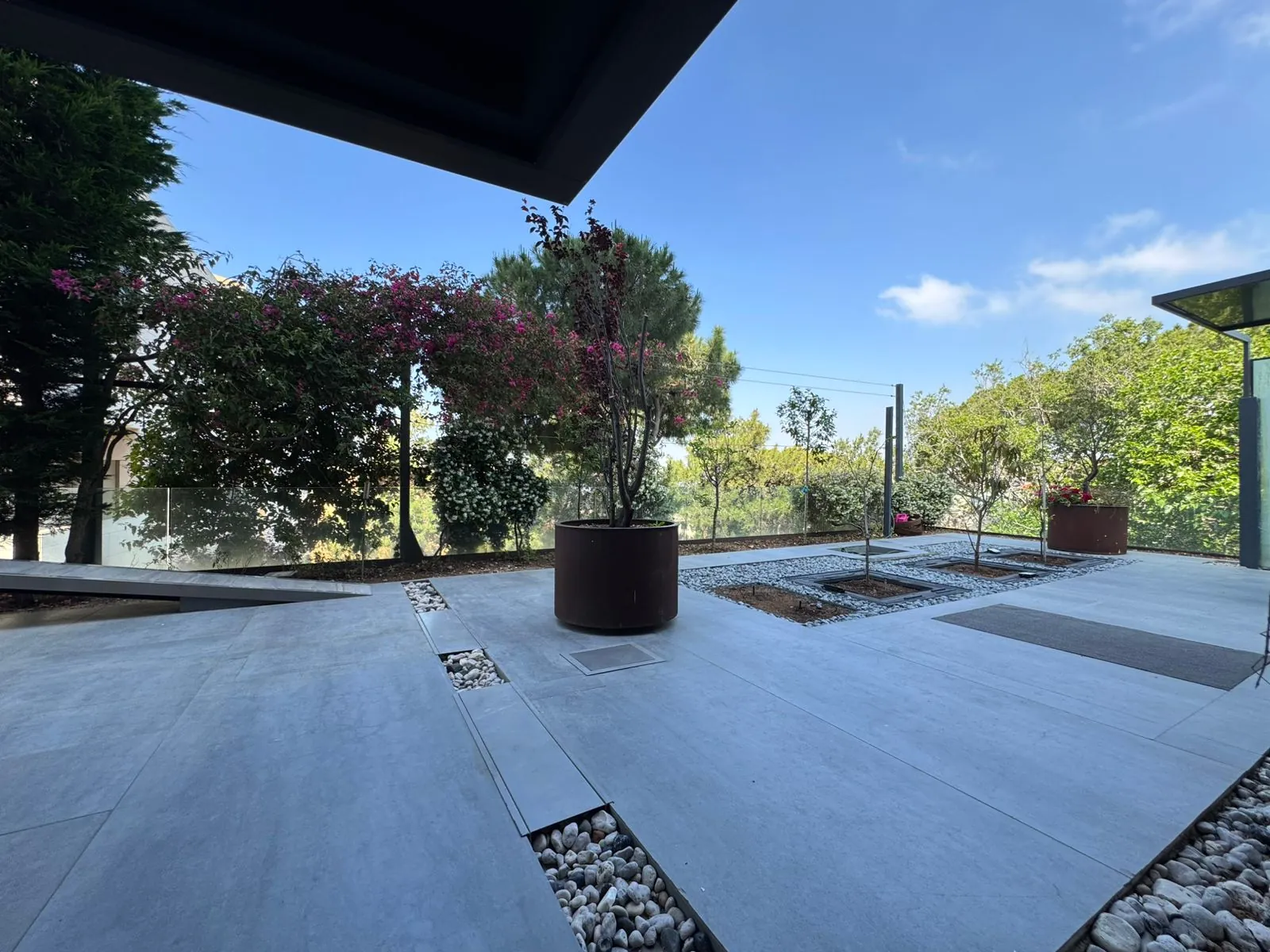 Luxury Living! Apartment with Garden & Terrace For Sale in Montverde — photo 3