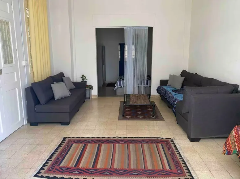 Nice 2-Bedroom Apartment For Sale in Achrafieh, Geitawi — الصورة 2