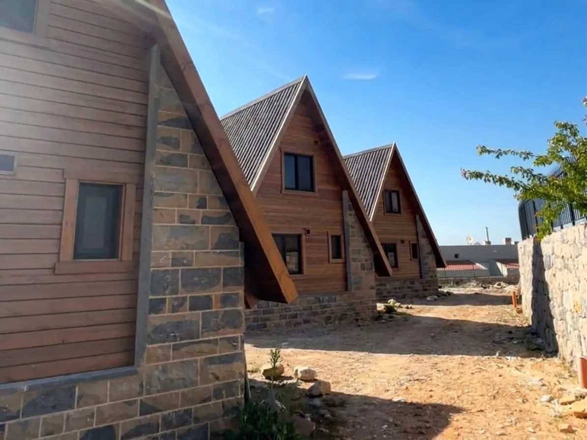 1,105 SQM Land with 3 Chalets in Prime Location For Sale In Zaarour — الصورة 2