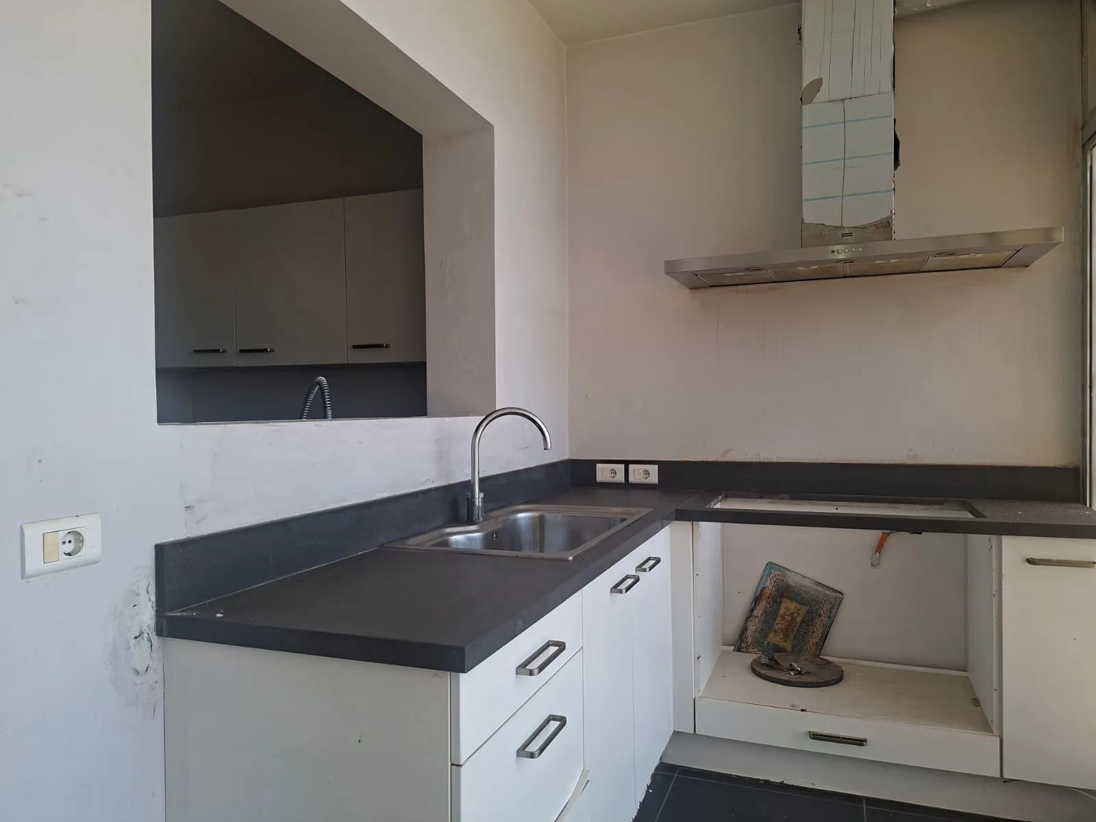 High-End Apartment with Panoramic Sea View For Sale in Ramlet Al Bayda — الصورة 6