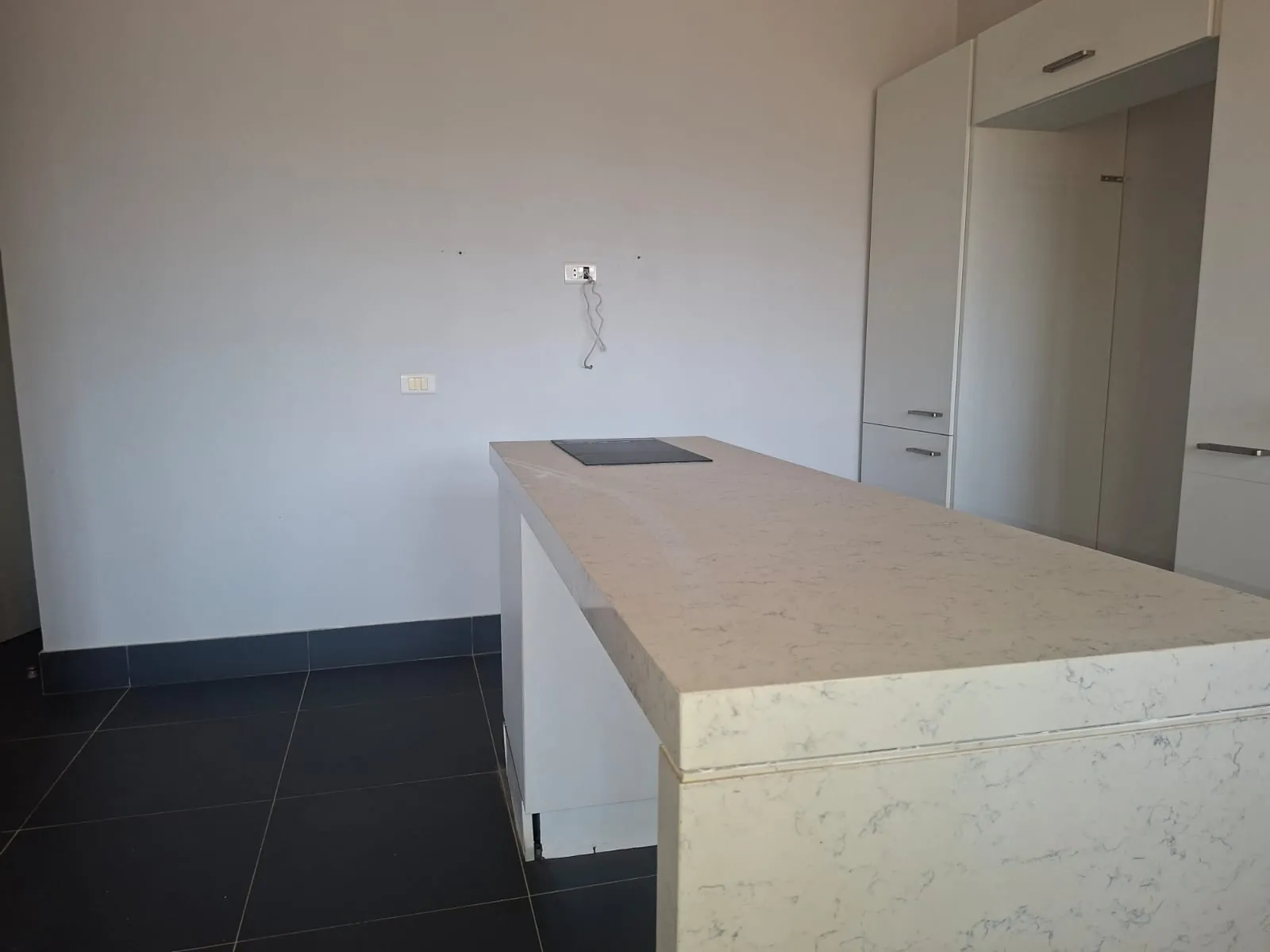 High-End Apartment with Panoramic Sea View For Sale in Ramlet Al Bayda — الصورة 7