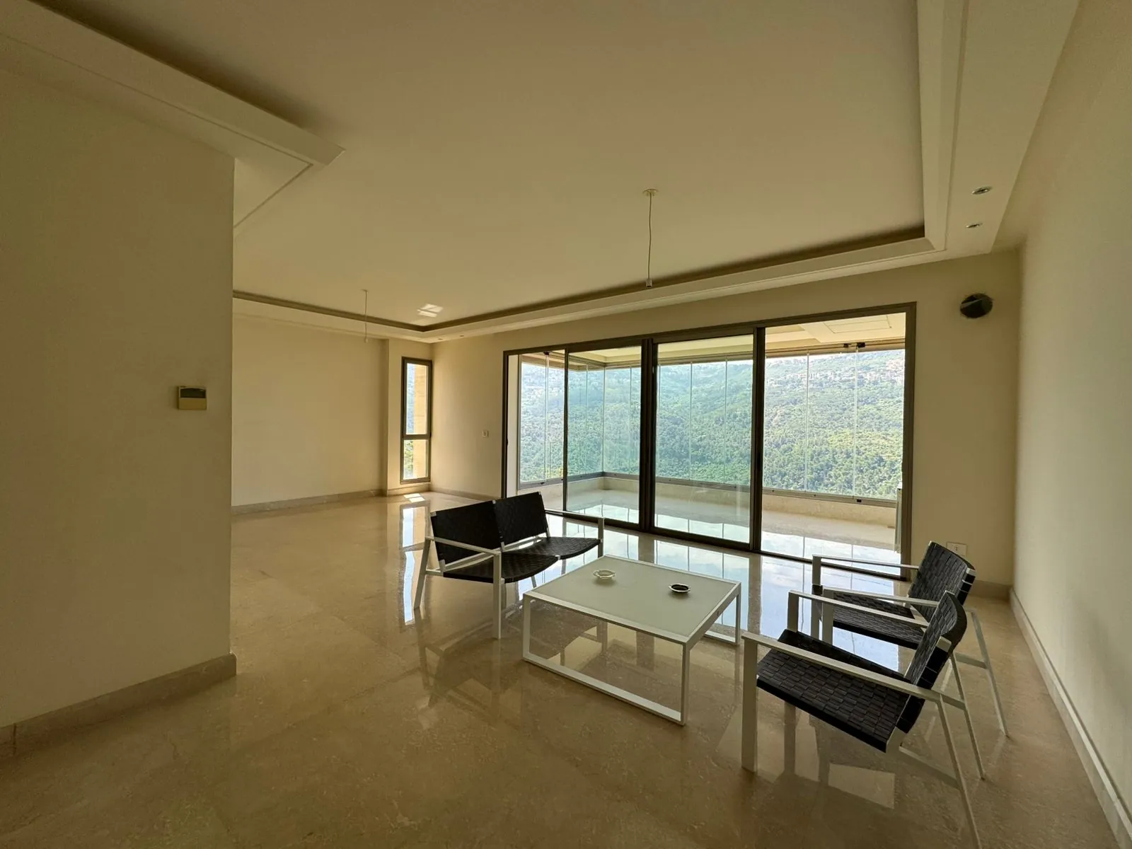 Apartment with Unblockable Mountain View For Sale in Monteverde — الصورة 3