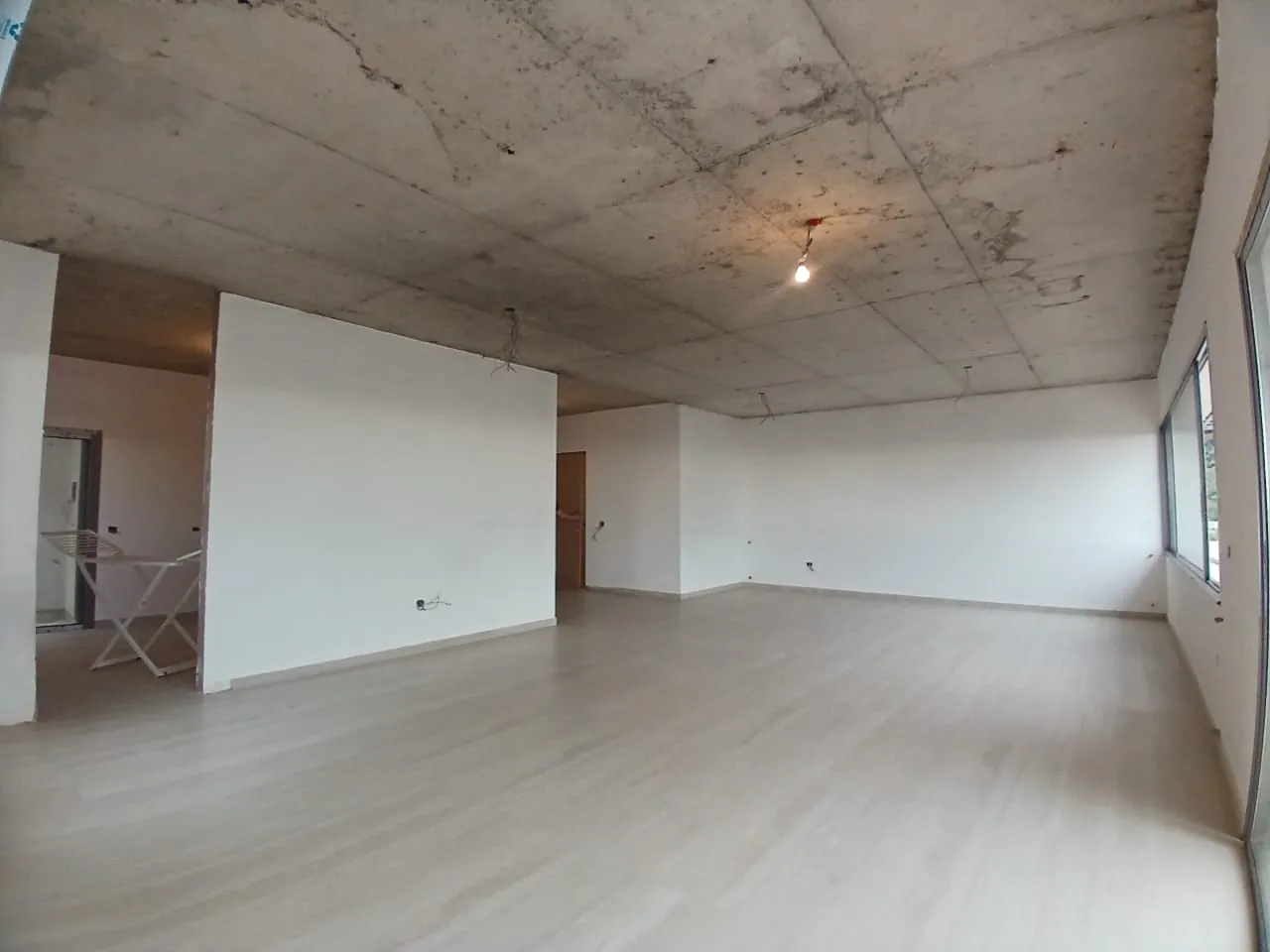 Spacious apartment with Terrace and garden For Sale in Byiada — الصورة 2