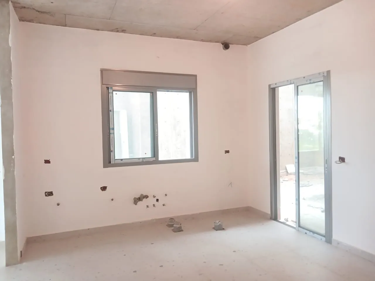 Spacious apartment with Terrace and garden For Sale in Byiada — الصورة 3