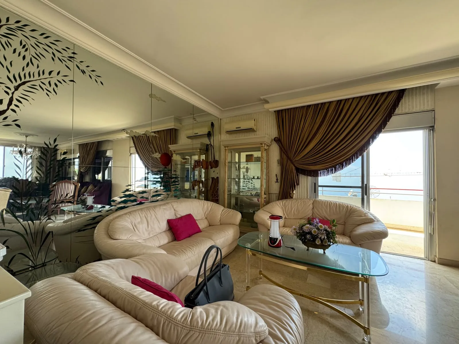 3-Bedroom Apartment with Sea View For Sale in Beit Meri — الصورة 2