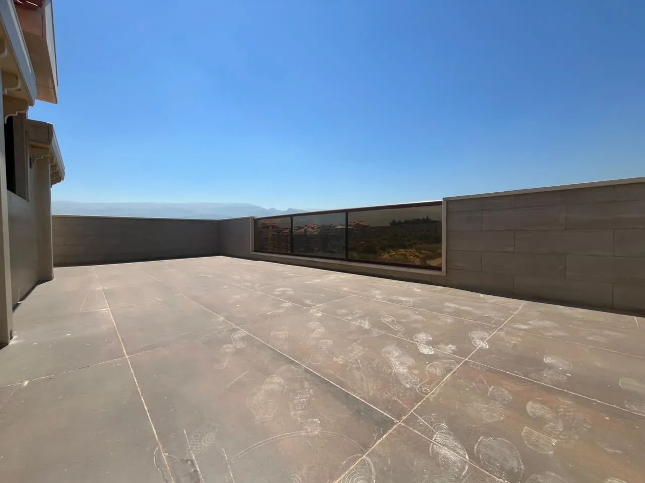 Brand New Rooftop Duplex with Open View For Sale in Koura — الصورة 2