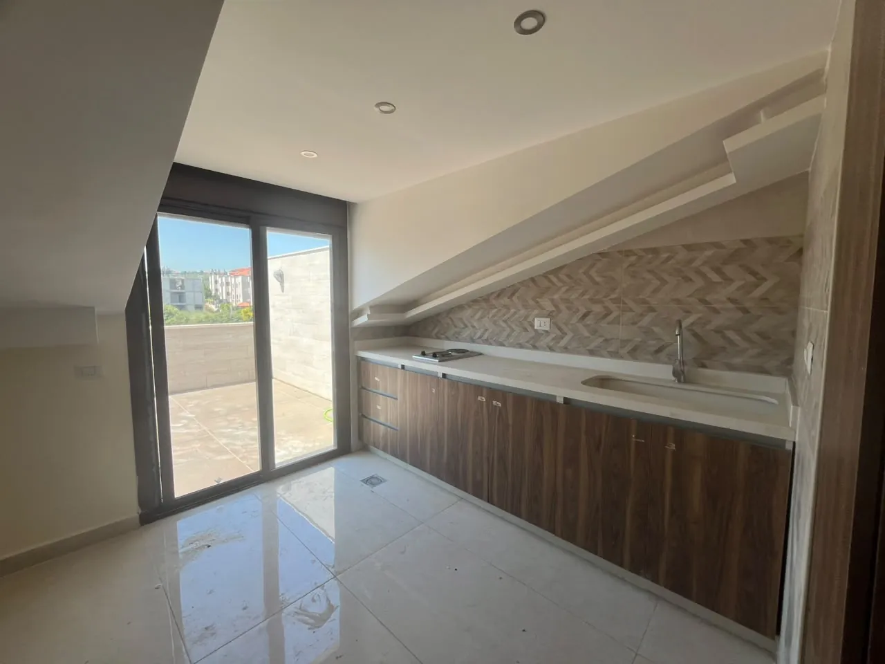 Brand New Rooftop Duplex with Open View For Sale in Koura — الصورة 5