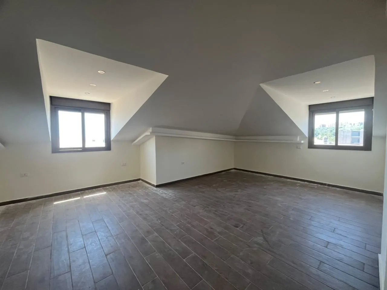 Brand New Rooftop Duplex with Open View For Sale in Koura — الصورة 9