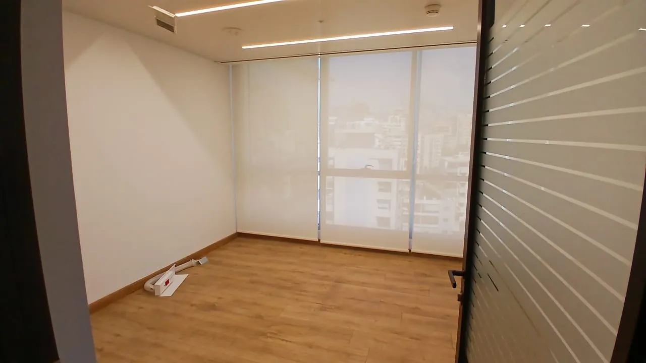 636 SQM Office with City View For Rent in Horsh Tabet — الصورة 7