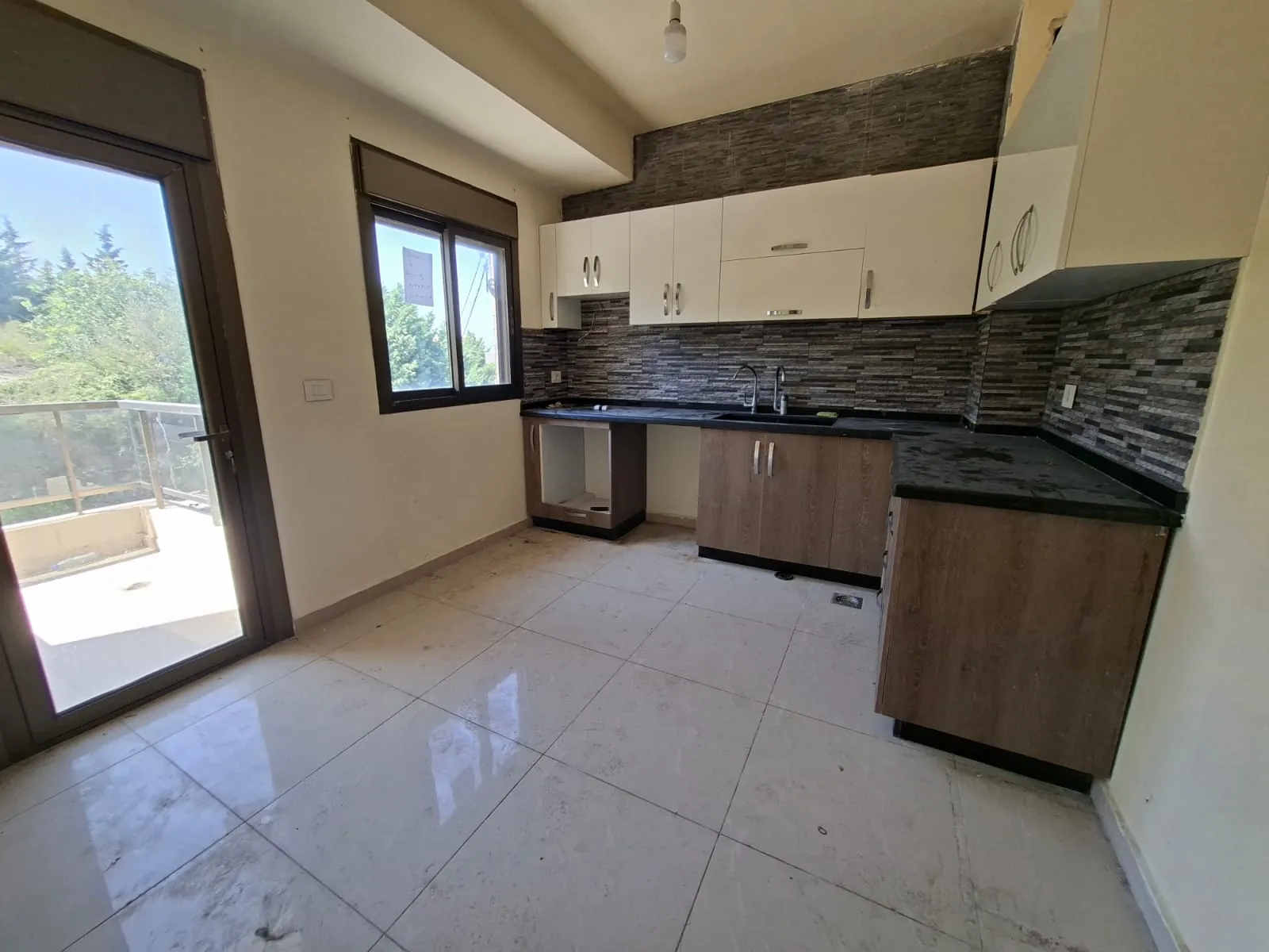 Duplex Apartment For Sale in Blat, Jbeil Near LAU — الصورة 4