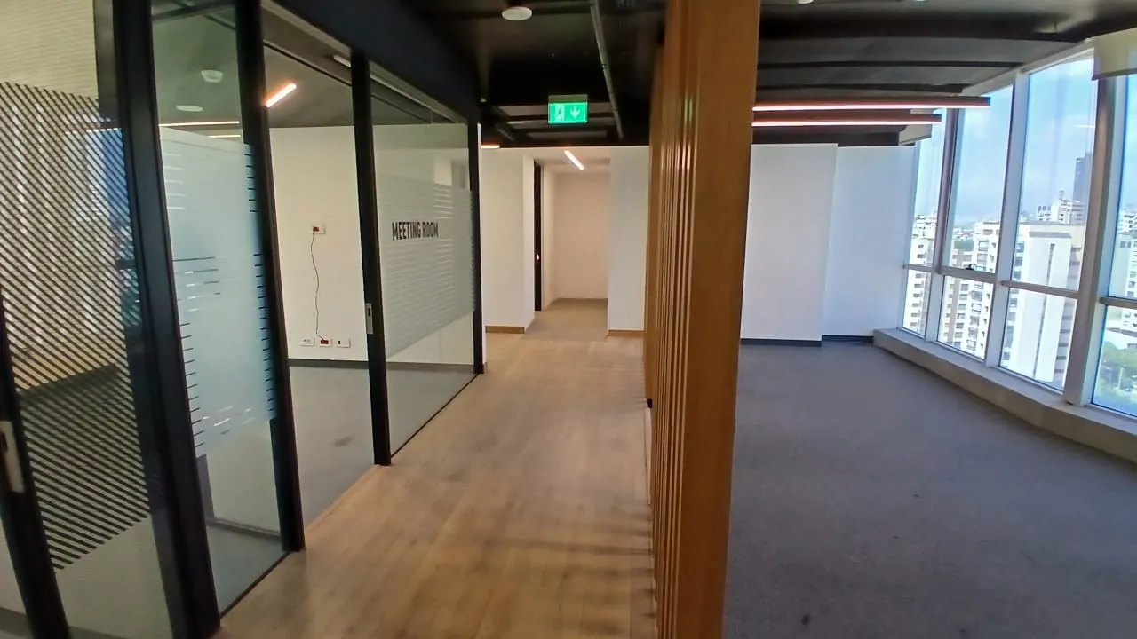 640 SQM Office For Sale with City View in Horsh Tabet — الصورة 3