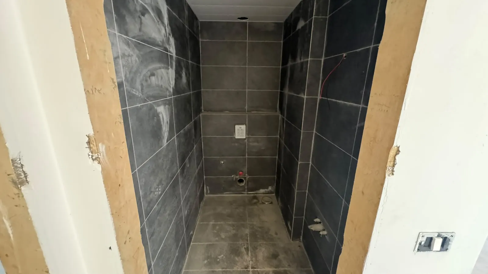 Brand New Apartment with Garden For Sale in Tilal Ain Saade — الصورة 10