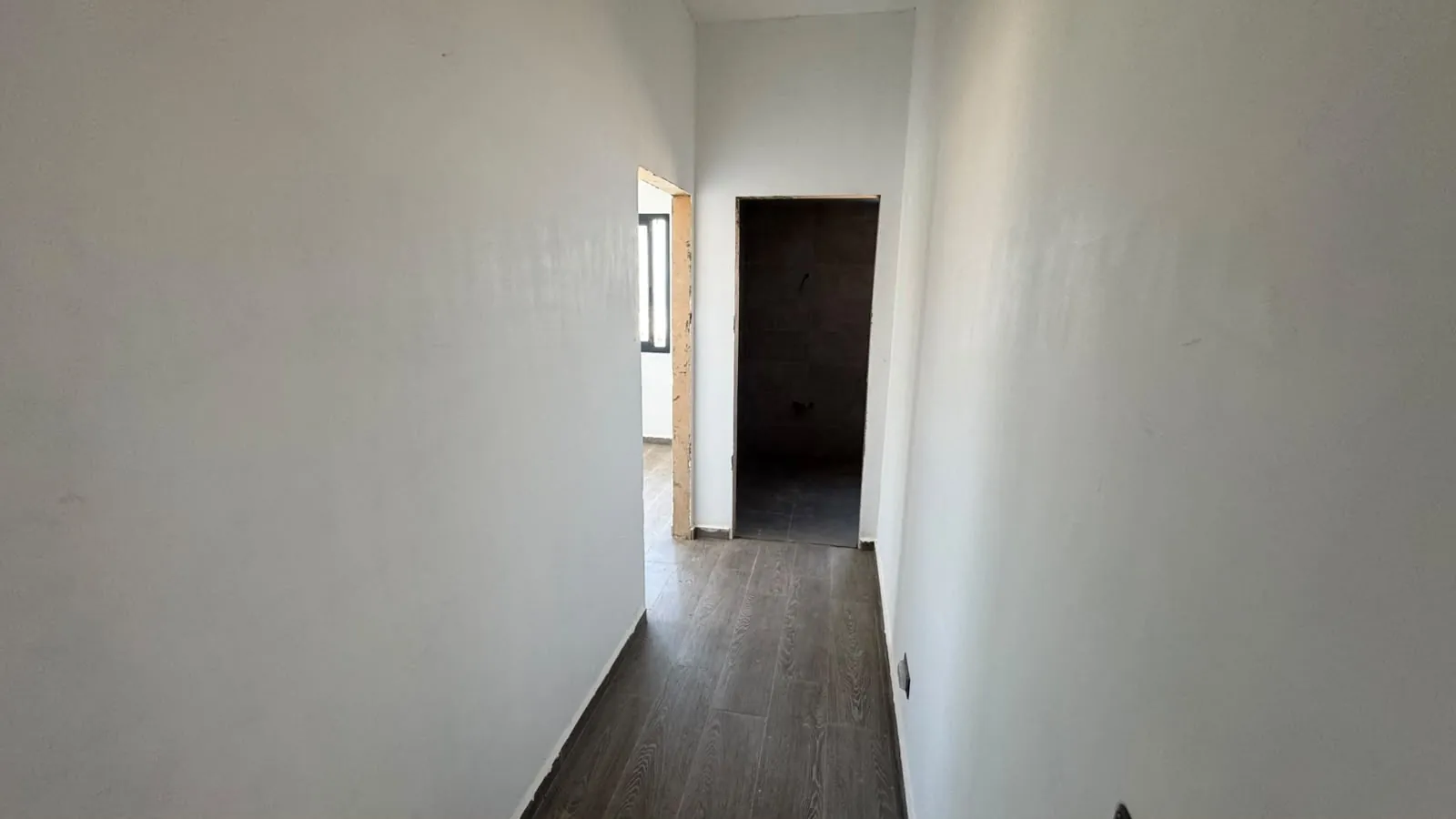 Brand New Apartment with Garden For Sale in Tilal Ain Saade — الصورة 9