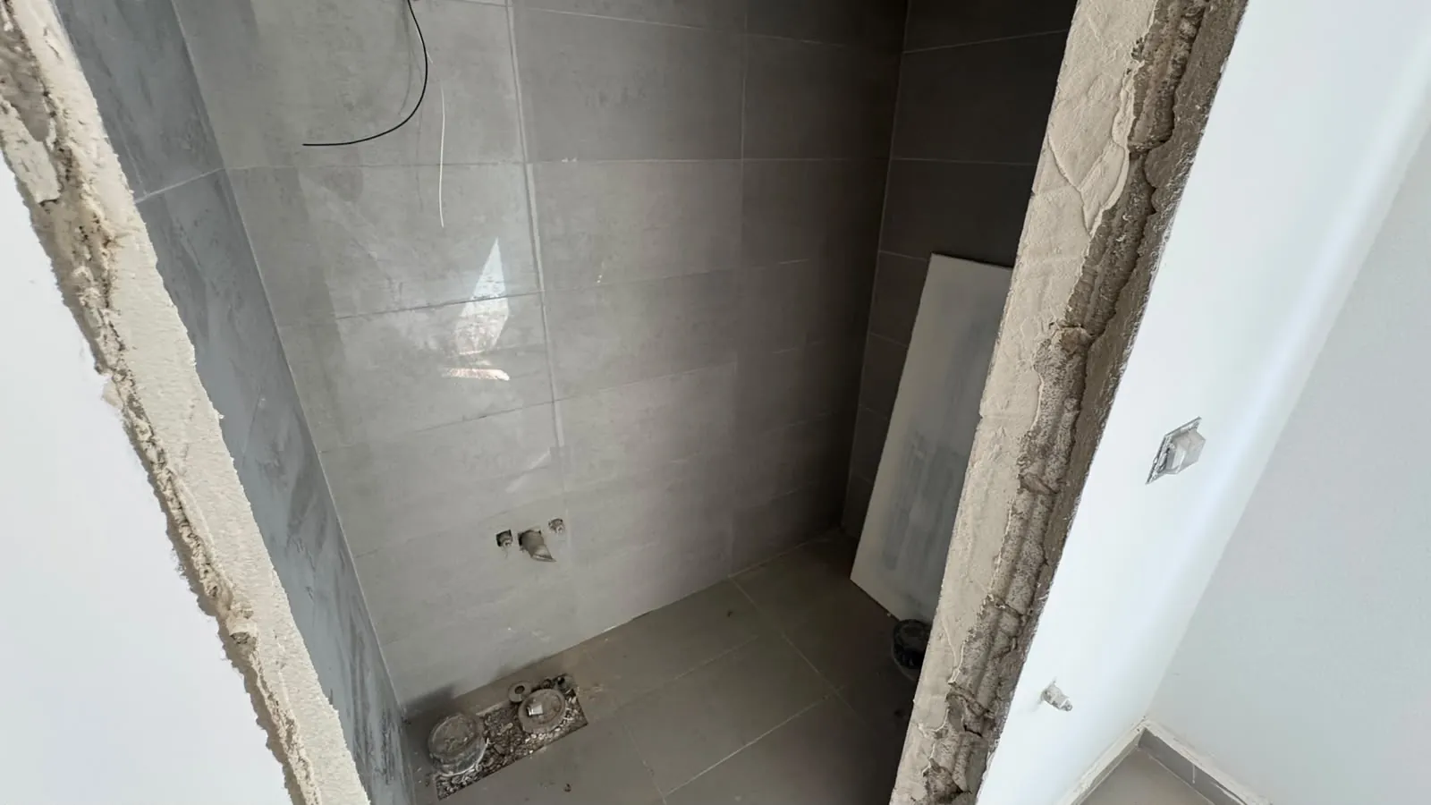 Brand New Apartment with Mountain View For Sale in Tilal Ain Saade — photo 10