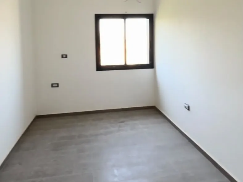 Brand New 3-Bedroom Apartment For Sale in Tilal Ain Saade — الصورة 3