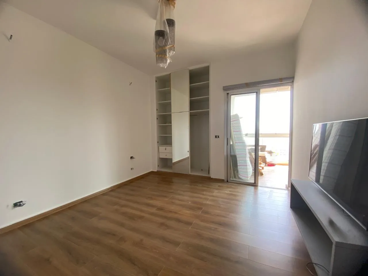 Beautiful Apartment in High-End Building For Sale in Cola, Beirut — الصورة 10