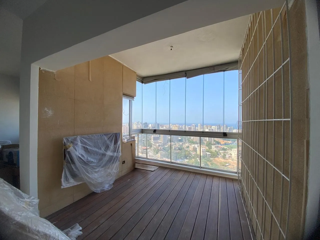 Beautiful Apartment in High-End Building For Sale in Cola, Beirut — الصورة 2