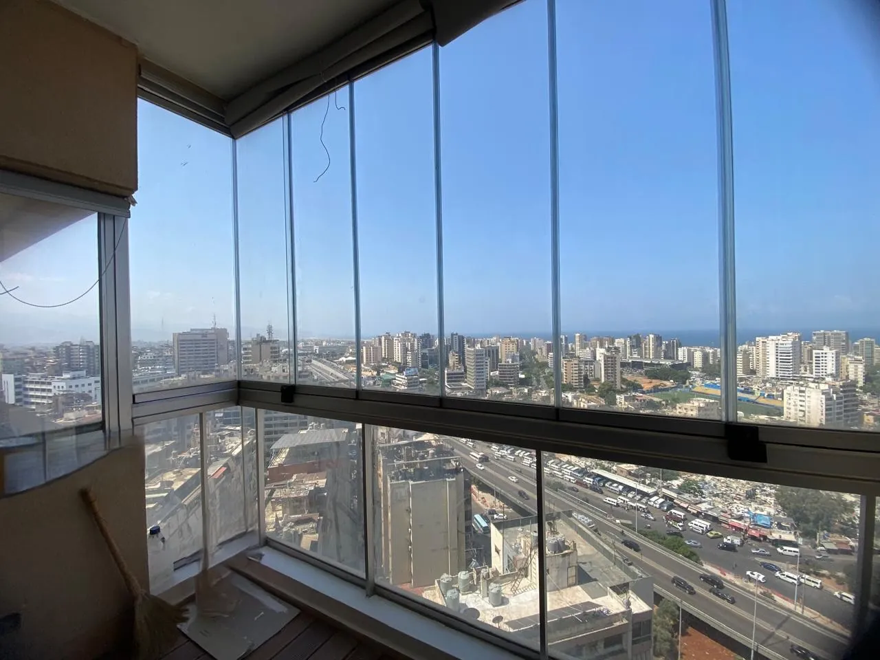 Beautiful Apartment in High-End Building For Sale in Cola, Beirut — الصورة 3
