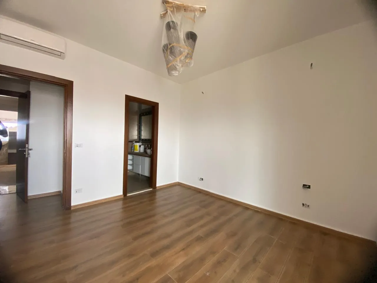 Beautiful Apartment in High-End Building For Sale in Cola, Beirut — الصورة 7