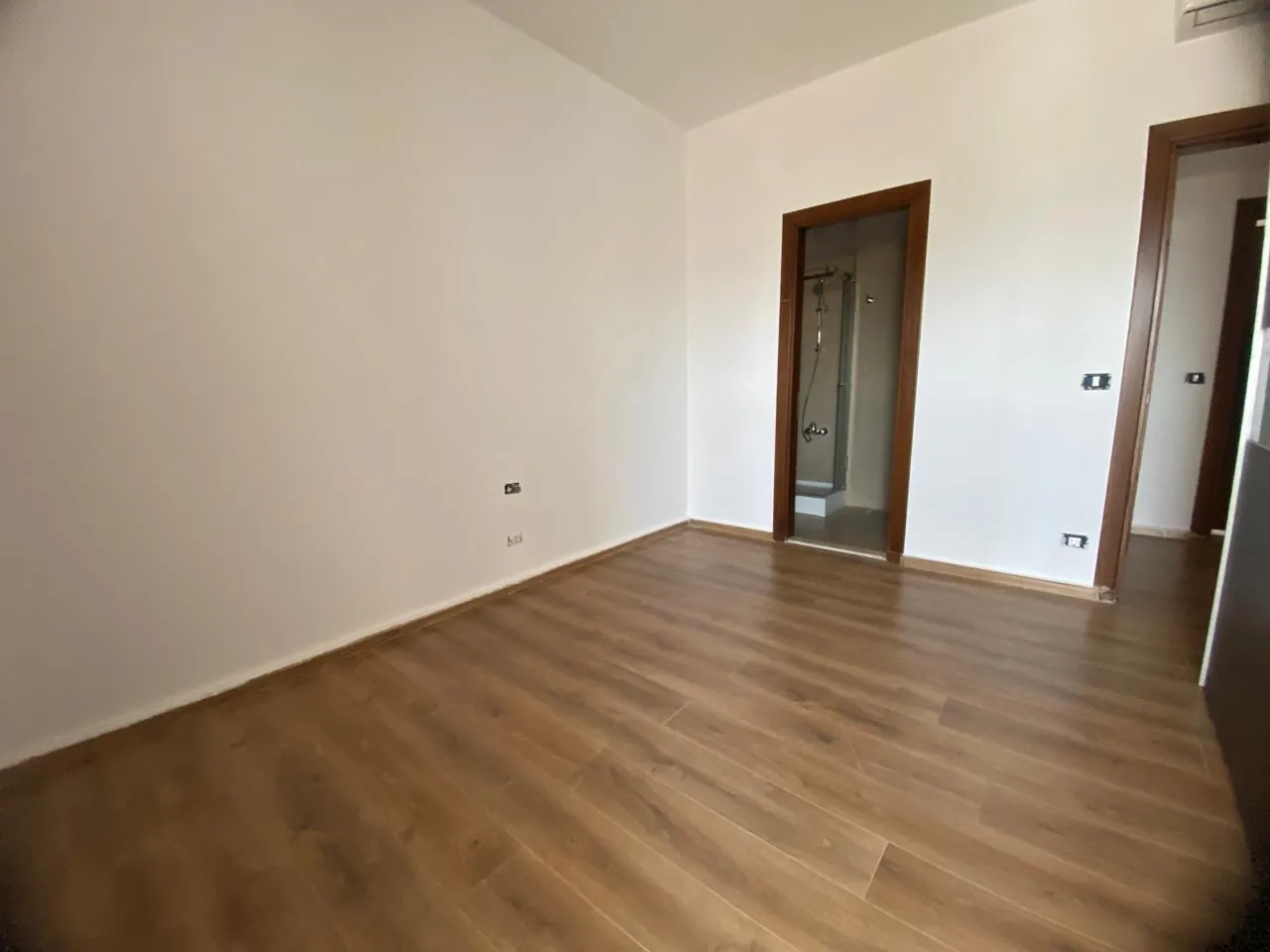 Beautiful Apartment in High-End Building For Sale in Cola, Beirut — الصورة 8