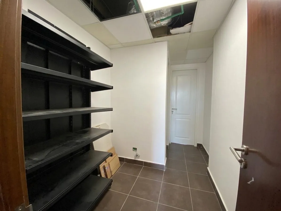 Beautiful Apartment in High-End Building For Sale in Cola, Beirut — الصورة 9