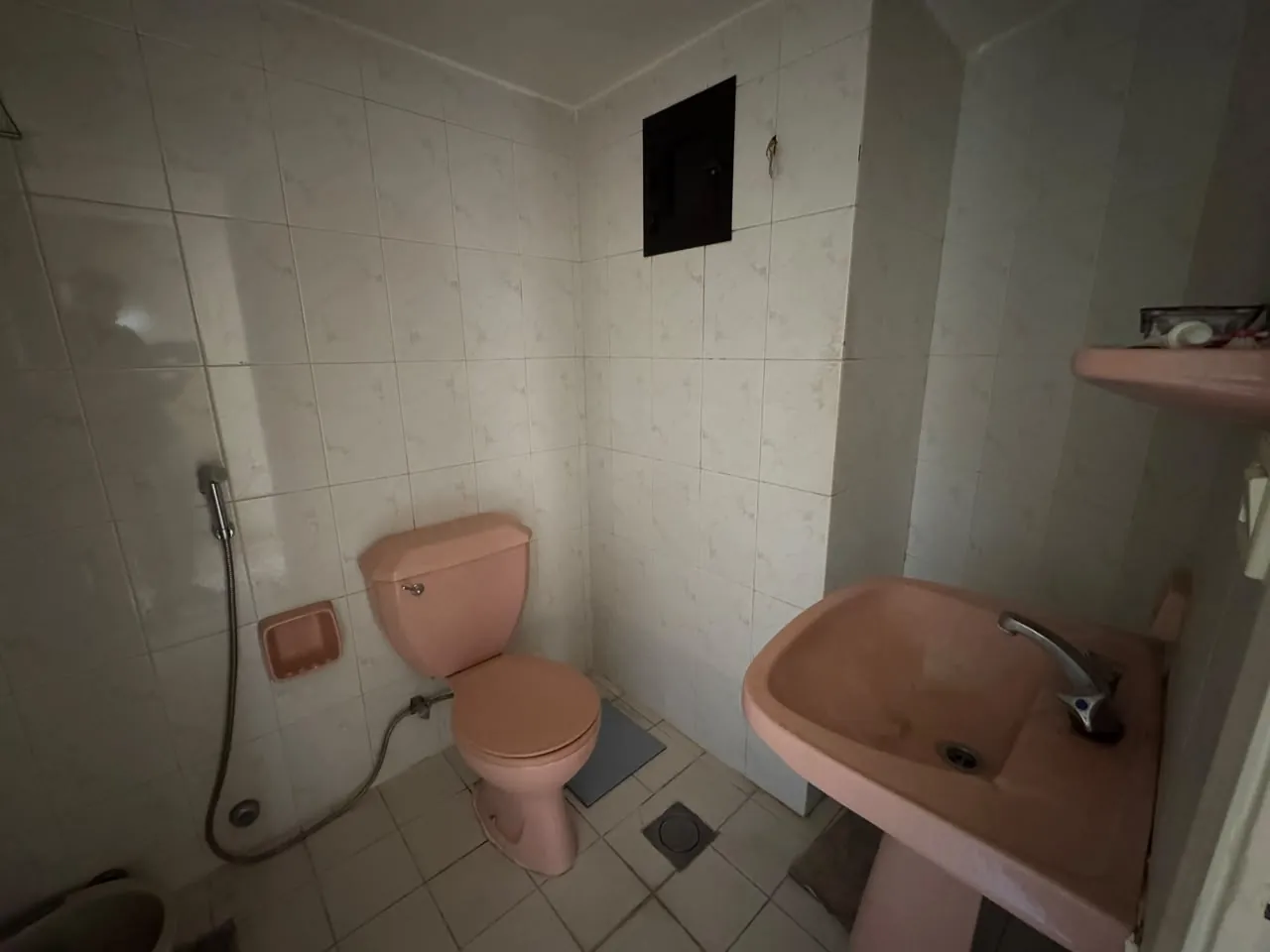 3-Bedroom Apartment For Sale in Ras El Nabeh, Beirut — الصورة 8