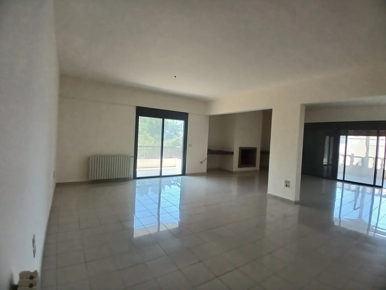 5 Floors Building in A Prime Location For Sale In Biyada, Kornet Chehwan — الصورة 2