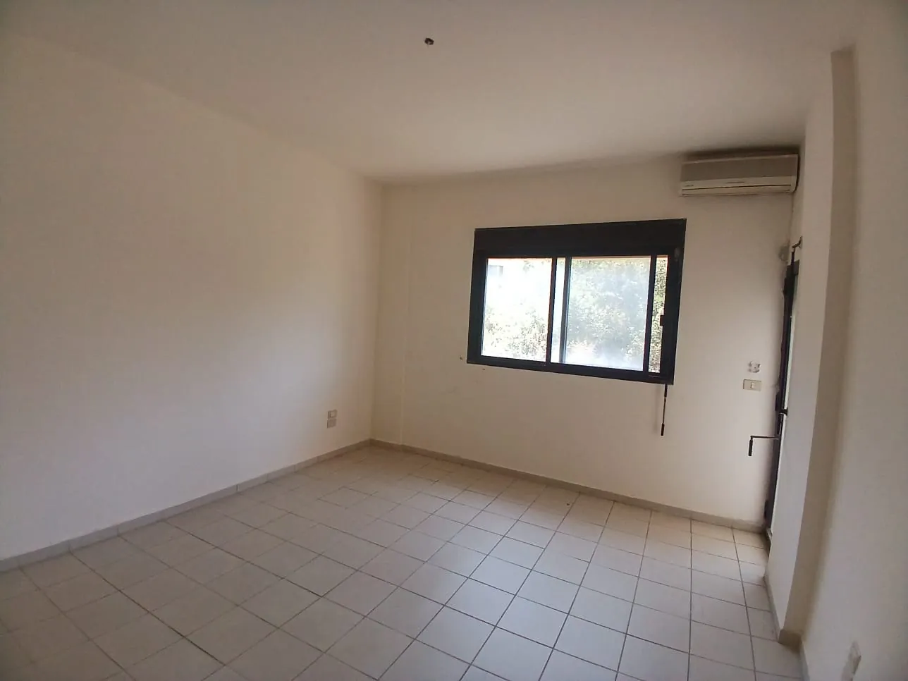 5 Floors Building in A Prime Location For Sale In Biyada, Kornet Chehwan — الصورة 7
