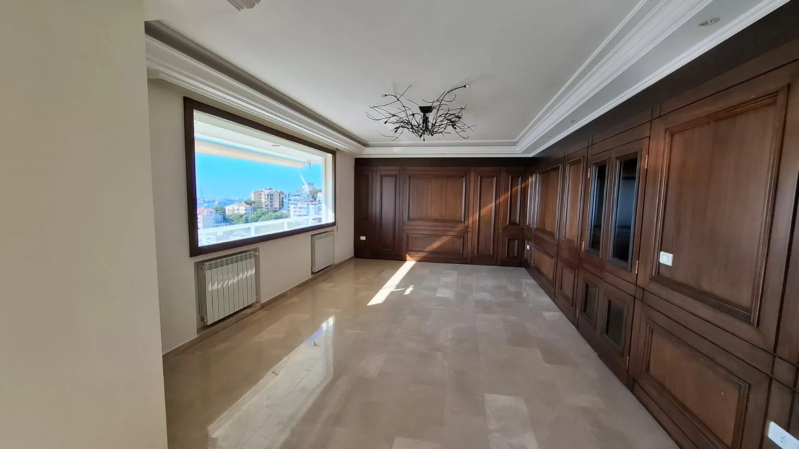 Decorated Apartment With Open View For Sale in Bsalim — الصورة 3