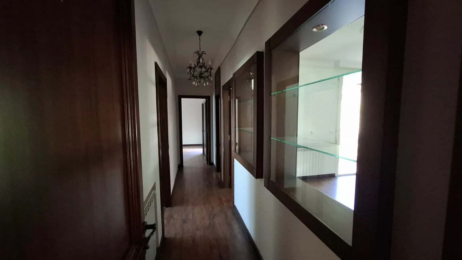 Decorated Apartment With Open View For Sale in Bsalim — الصورة 9