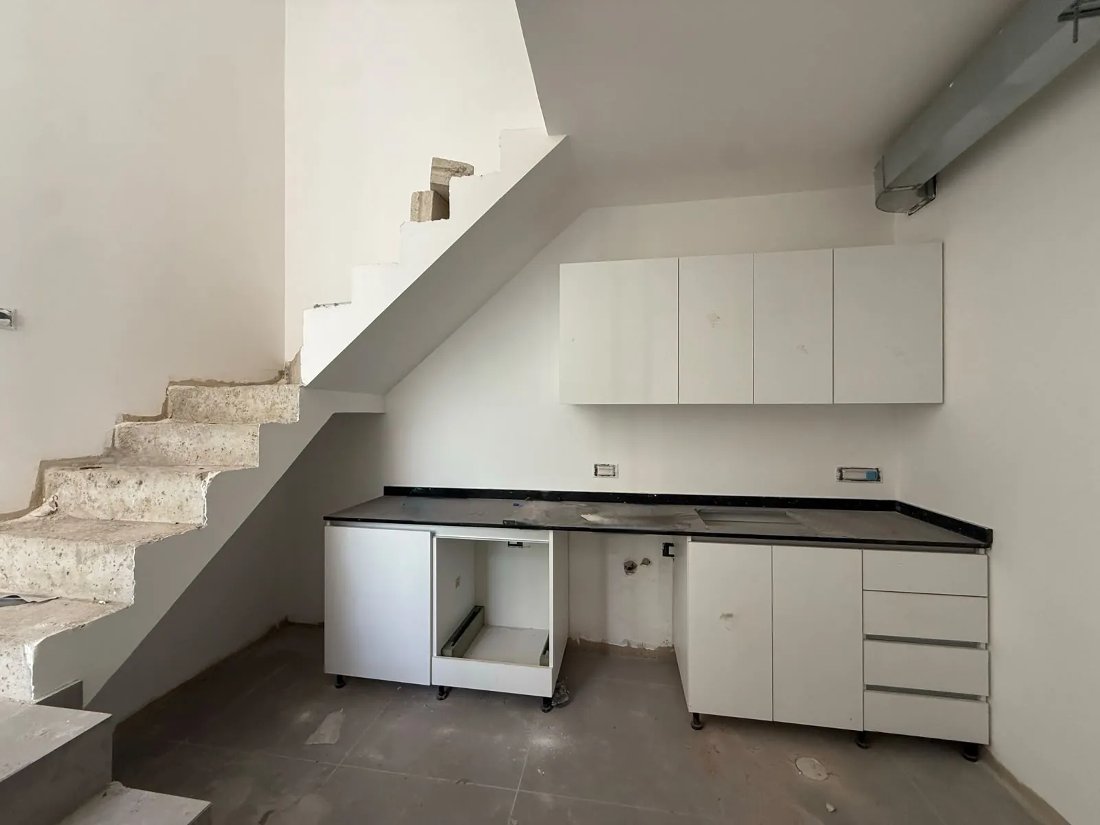 Brand New Loft For Sale in Achrafieh, Abdel Wahab — الصورة 4