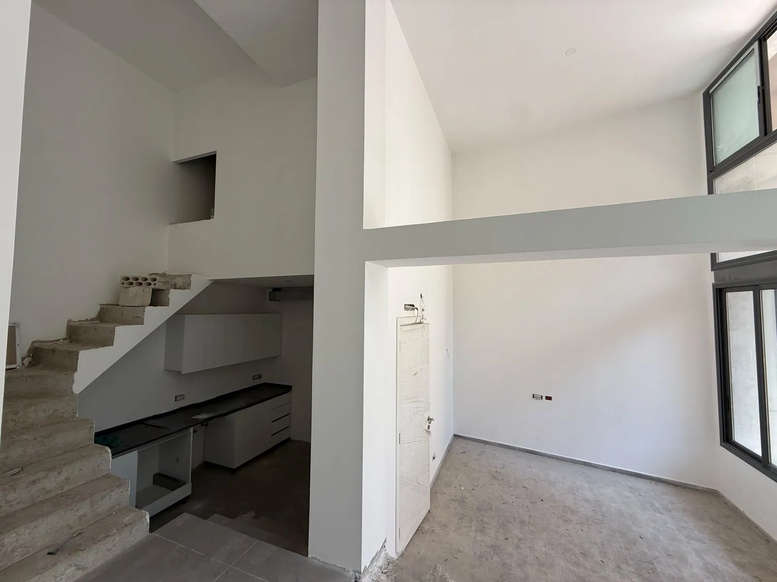 Brand New Loft For Sale in Achrafieh, Abdel Wahab — الصورة 5
