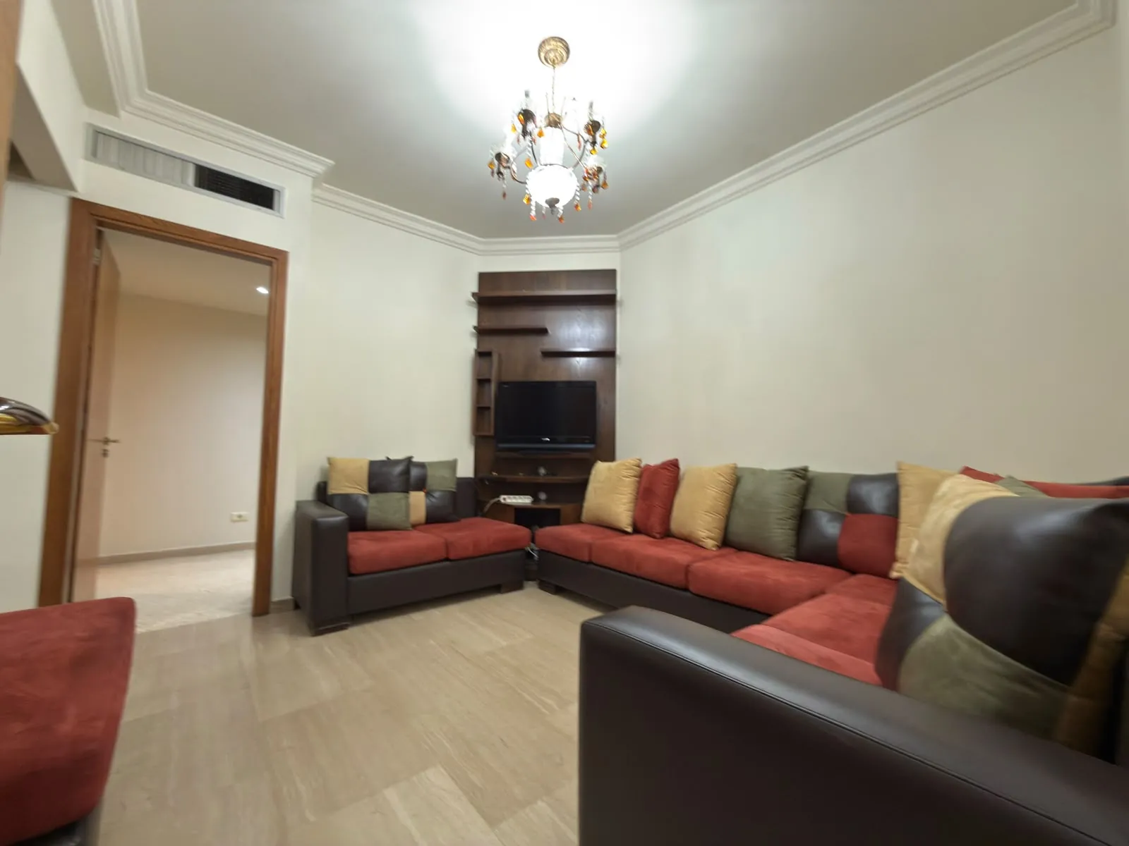 Well-Designed Apartment For Sale in Achrafieh, Rizk — الصورة 5