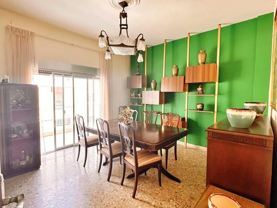 Bright Apartment For Sale in Achrafieh, Sioufi — الصورة 3